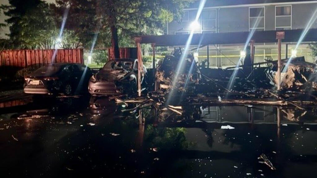 Overnight fire at San Jose housing complex damages more than 20 vehicles, carport — CBS Bay Area (KPIX), Arlington Community news