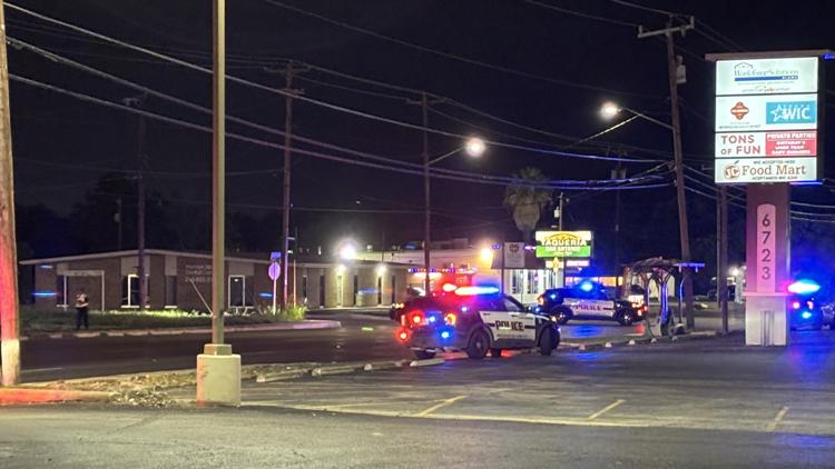 Pedestrian rushed to hospital on south side after being hit by car, SAFD says — KENS 5 (San Antonio), Arlington Health news
