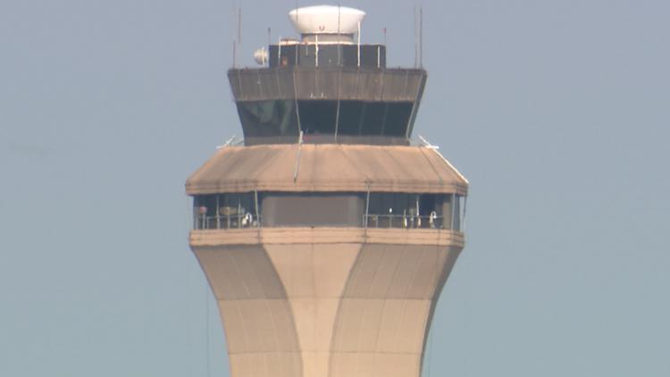 Flight precautionarily evacuated at Houston's Bush Airport after sensor indicated smoke in cabin, airline says — KHOU 11 (Houston), Arlington Community news