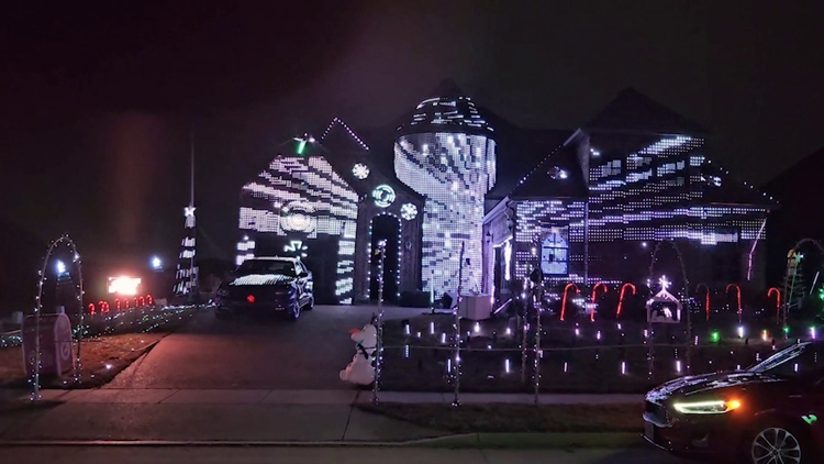 Sachse family known for Christmas light display prepares to move — WFAA (Dallas-Fort Worth), Arlington Community news