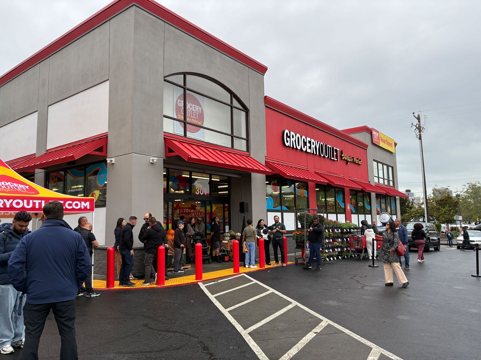 New Grocery Outlet opens in Oakland’s Eastlake neighborhood — The Oaklandside, Arlington Business news