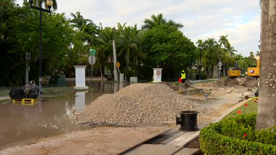 Repairs underway for water leak near Las Olas Blvd at Coral Way — WSVN 7 Broward, Arlington Community news